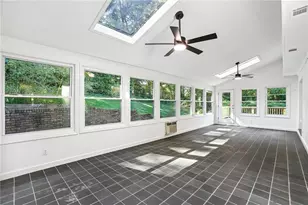 495 Wyncourtney Dr, Sandy Springs, GA 30328 - Photo 11