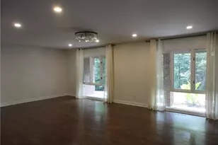 300 Cedar Knoll Ct, Roswell, GA 30076 - Photo 9