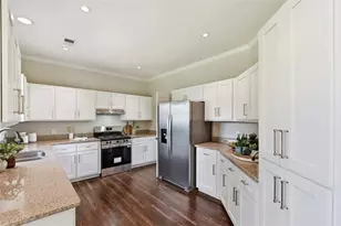 10590 Stonepoint Pl, Johns Creek, GA 30097 - Photo 5