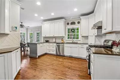 415 Holly Stream Trail, Roswell, GA 30075 - Photo 9