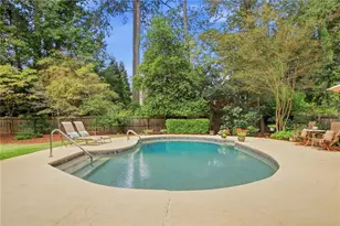 4301 Huntington Cir, Dunwoody, GA 30338 - Photo 5