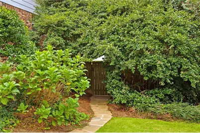 4301 Huntington Circle, Dunwoody, GA 30338 - Photo 37
