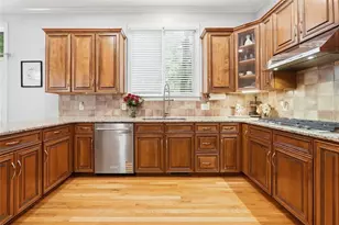 1121 Ashton Bluff Dr NE, Atlanta, GA 30319 - Photo 15