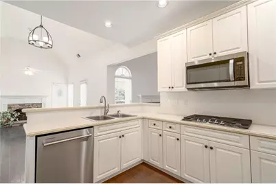 1233 Parkview Lane NW, Kennesaw, GA 30152 - Photo 5
