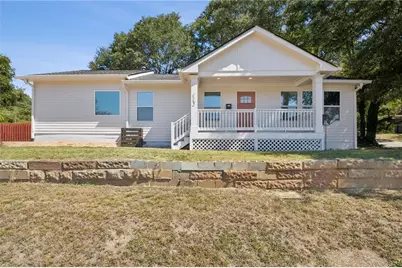 112 E Stephens Street, Winder, GA 30680 - Photo 1