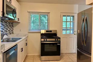 1078 Palafox Dr NE, Atlanta, GA 30324 - Photo 13