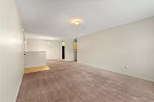 9202 Fairington Ridge Cir, Lithonia, GA 30038 - Photo 5