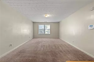 9202 Fairington Ridge Cir, Lithonia, GA 30038 - Photo 3