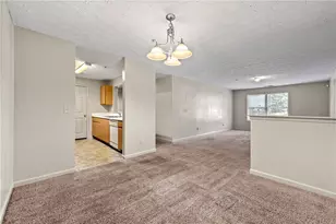 9202 Fairington Ridge Cir, Lithonia, GA 30038 - Photo 7