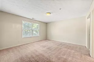 9202 Fairington Ridge Cir, Lithonia, GA 30038 - Photo 17