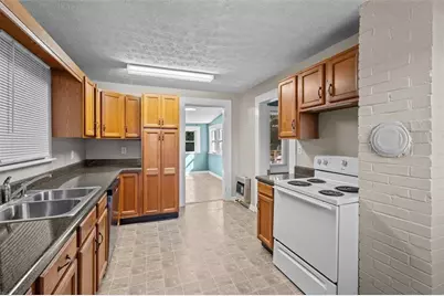 24 Mitchell St, Carrollton, GA 30117 - Photo 11