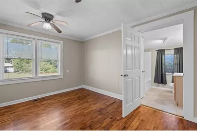 24 Mitchell St, Carrollton, GA 30117 - Photo 15