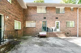 2412 Peachwood Cir NE, Atlanta, GA 30345 - Photo 15