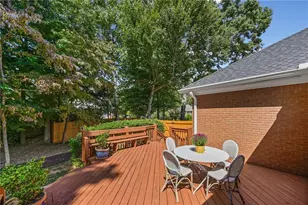 1010 Brooksglen Dr, Roswell, GA 30075 - Photo 17