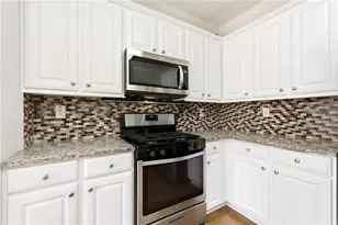384 Cherry Tree Ln, Marietta, GA 30066 - Photo 9