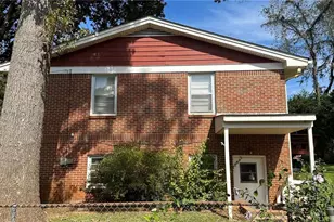 5574 Laurel Ln NW, Lilburn, GA 30047 - Photo 13