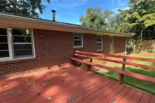 5574 Laurel Ln NW, Lilburn, GA 30047 - Photo 9