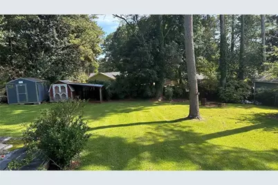 5574 Laurel Lane NW, Lilburn, GA 30047 - Photo 11