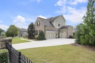 621 Mabry Rd, Sandy Springs, GA 30328 - Photo 3