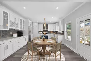 1226 Bloomsbury Ln, Gainesville, GA 30501 - Photo 3