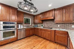 18 Basswood Circle, Sandy Springs, GA 30328 - Photo 9