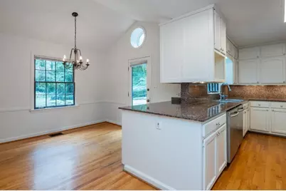 2320 Lavista Road NE, Atlanta, GA 30329 - Photo 11