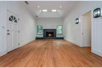 2320 Lavista Road NE, Atlanta, GA 30329 - Photo 13
