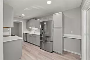 8740 Roswell Rd, Sandy Springs, GA 30350 - Photo 13
