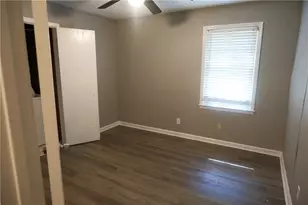 263 New St, Buford, GA 30518 - Photo 9