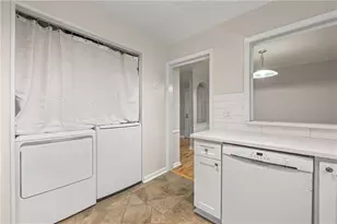 79 Adrian Pl NW, Atlanta, GA 30327 - Photo 9