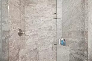 7810 St Charles Square, Roswell, GA 30075 - Photo 13