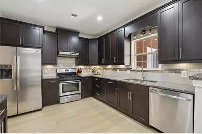 7810 Saint Charles Square, Roswell, GA 30075 - Photo 7