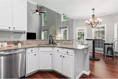 575 Kingsport Drive, Roswell, GA 30076 - Photo 11
