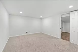 1498 Meadowcreek Ct, Dunwoody, GA 30338 - Photo 37