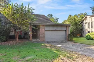 215 Leeward Ln, Roswell, GA 30076 - Photo 1