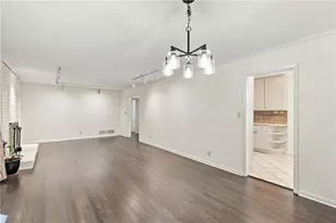 955 Vistavia Cir, Decatur, GA 30033 - Photo 13