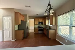 945 Tree Top Dr, Suwanee, GA 30024 - Photo 3