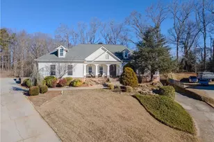410 Caldwell Ln, Hoschton, GA 30548 - Photo 7
