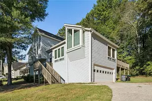 587 Farmbrook Trail NE, Kennesaw, GA 30144 - Photo 3