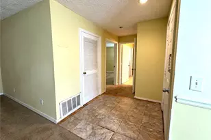 5539 Mountain Springs Cir, Stone Mountain, GA 30088 - Photo 3