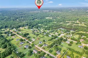 1130 Larkspur Dr, Locust Grove, GA 30248 - Photo 5