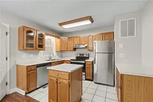 122 Davis Mill Ct, Lawrenceville, GA 30044 - Photo 5