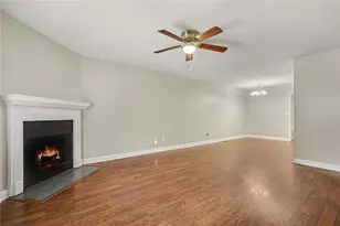 122 Davis Mill Ct, Lawrenceville, GA 30044 - Photo 3