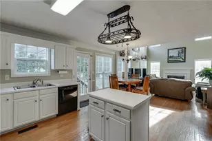 1950 E Bay St, Hoschton, GA 30548 - Photo 11