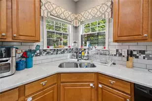 7627 Waterlace Dr, Fairburn, GA 30213 - Photo 13