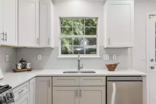 1053 Standard Dr NE, Brookhaven, GA 30319 - Photo 9