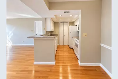 2037 Chastain Park Court NE, Atlanta, GA 30342 - Photo 3