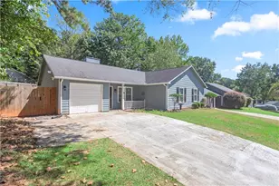 1971 Marshes Glenn Dr, Norcross, GA 30071 - Photo 3
