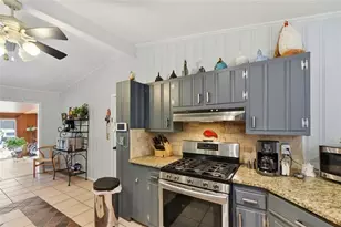 6810 Sunny Brook Ln, Sandy Springs, GA 30328 - Photo 17