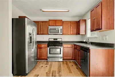 9464 Lakeview Road, Union City, GA 30291 - Photo 9